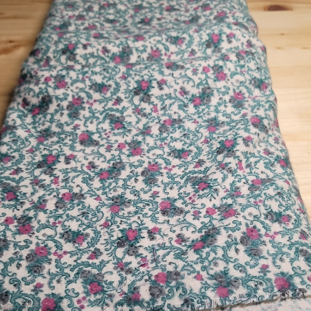 Floral Patterned Fleece Fabric 4.5 Yards